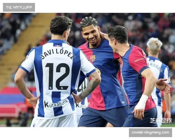 官方确认：巴萨主力中卫阿劳霍因伤缺席次回合，球队混合防守核心受损